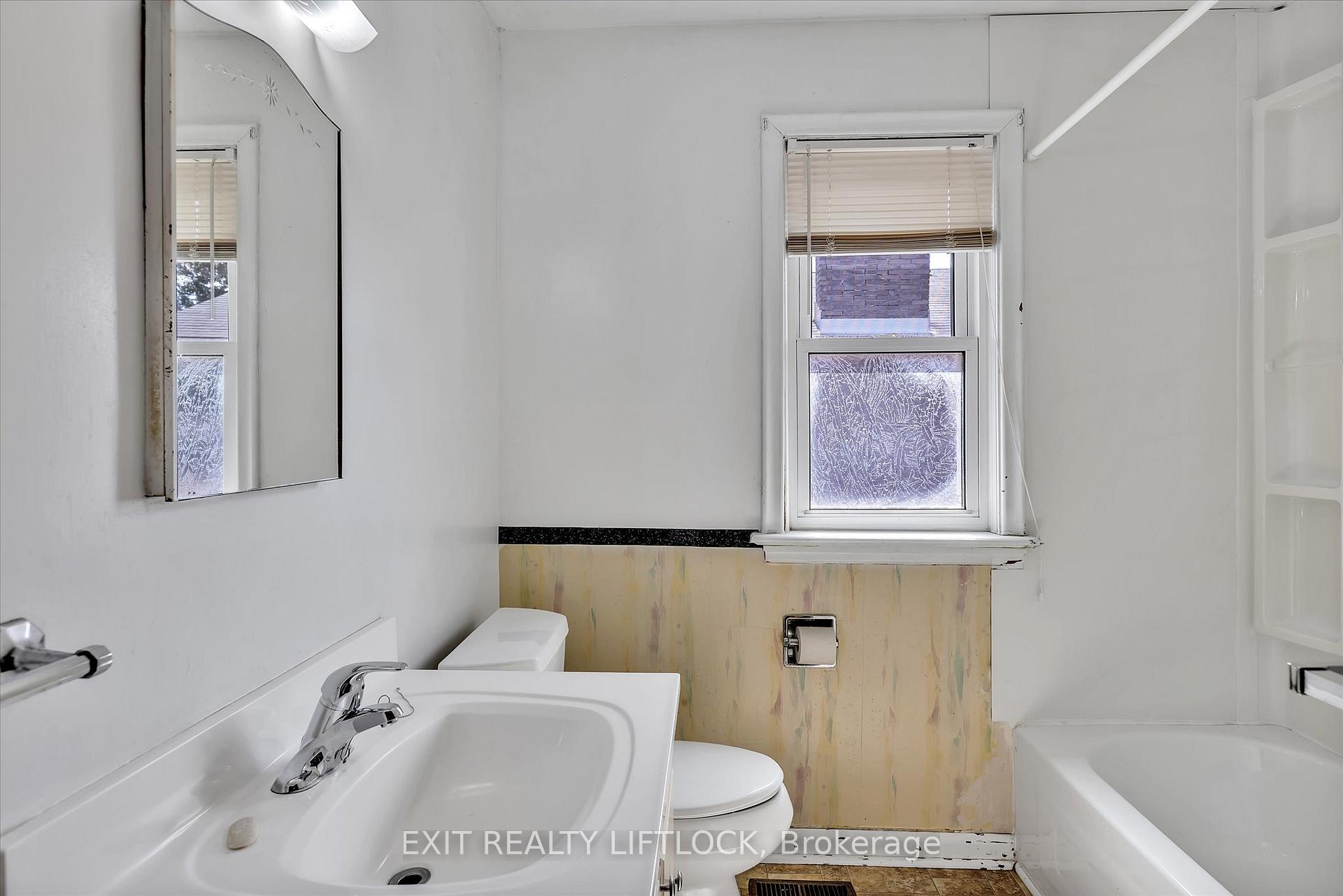 Photo 18 of 250 Bellevue Street, Peterborough, Northcrest Ward 5 — HOMEH