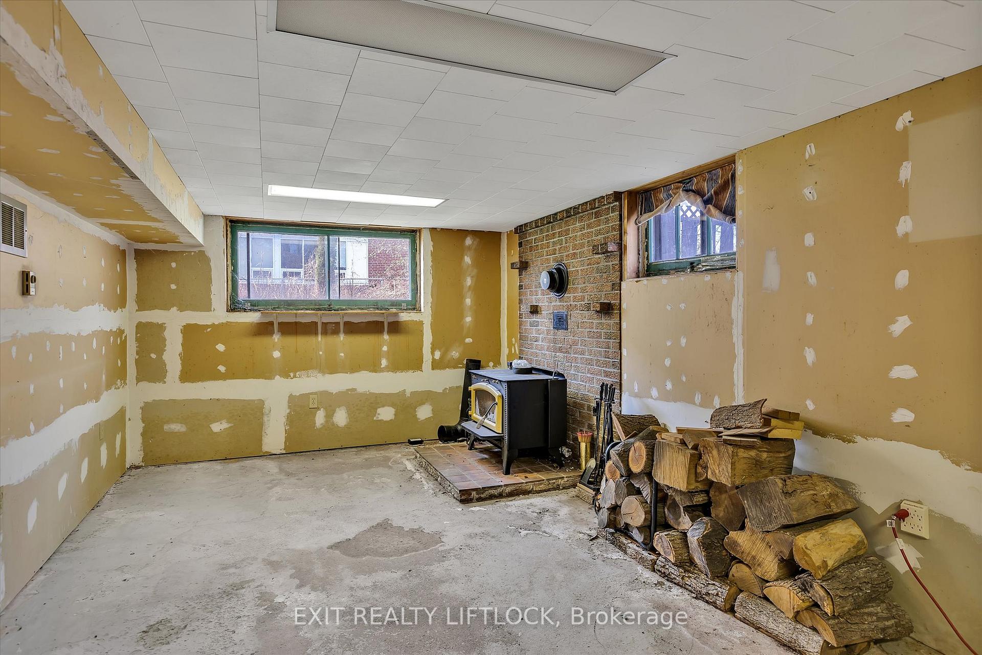 Photo 28 of 250 Bellevue Street, Peterborough, Northcrest Ward 5 — HOMEH