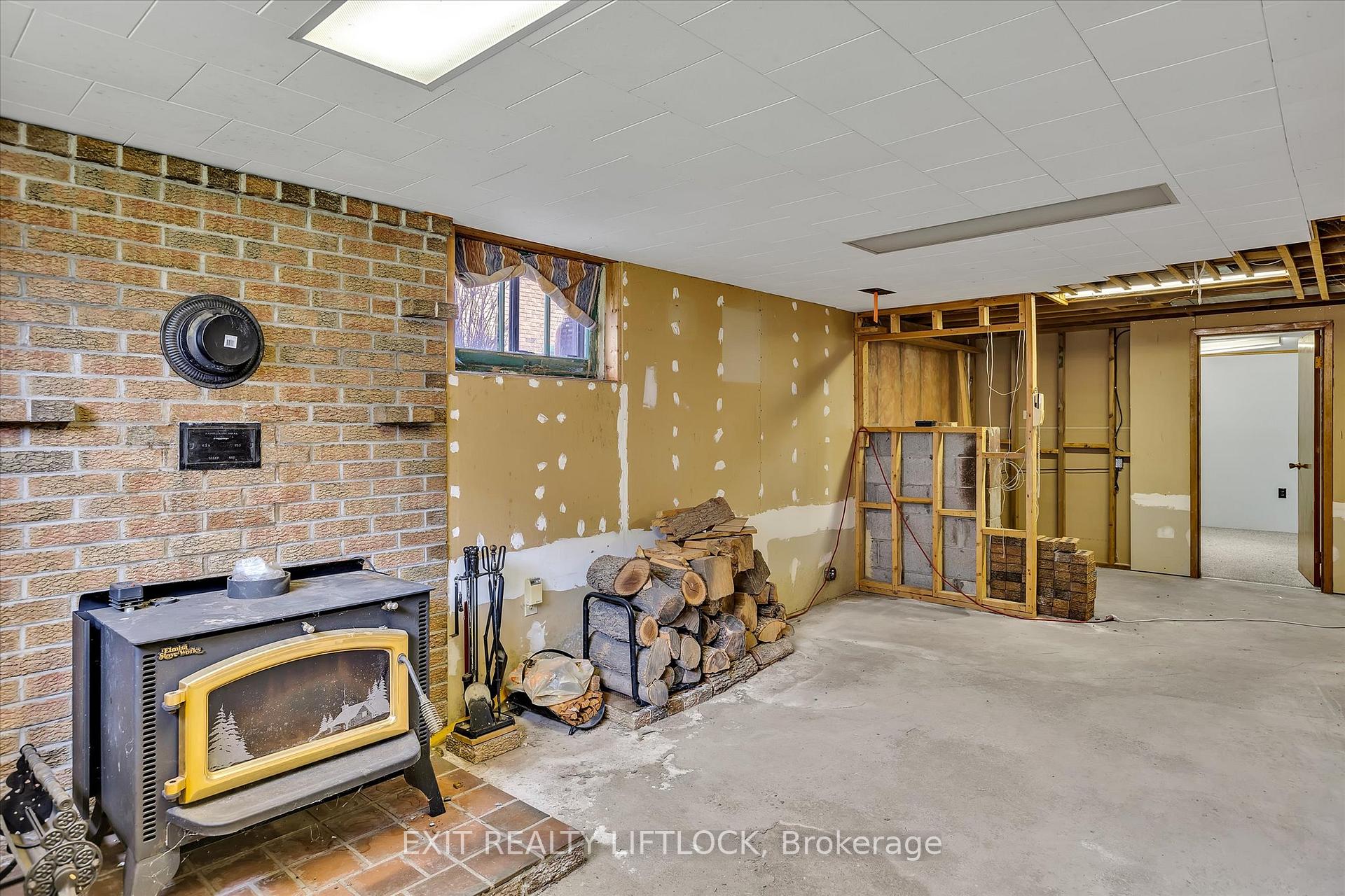 Photo 29 of 250 Bellevue Street, Peterborough, Northcrest Ward 5 — HOMEH