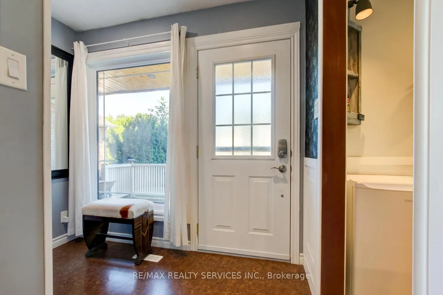Photo 3 of 72 Sparklett Crescent, Brampton, Heart Lake East — HOMEH