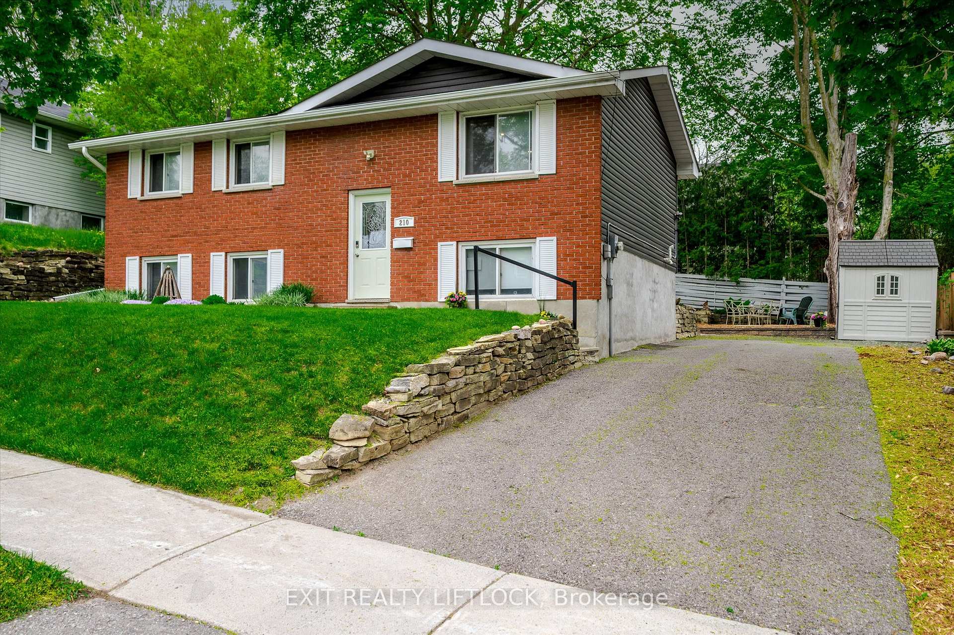 Photo 2 of 210 Antrim Street, Peterborough, Town Ward 3 — HOMEH