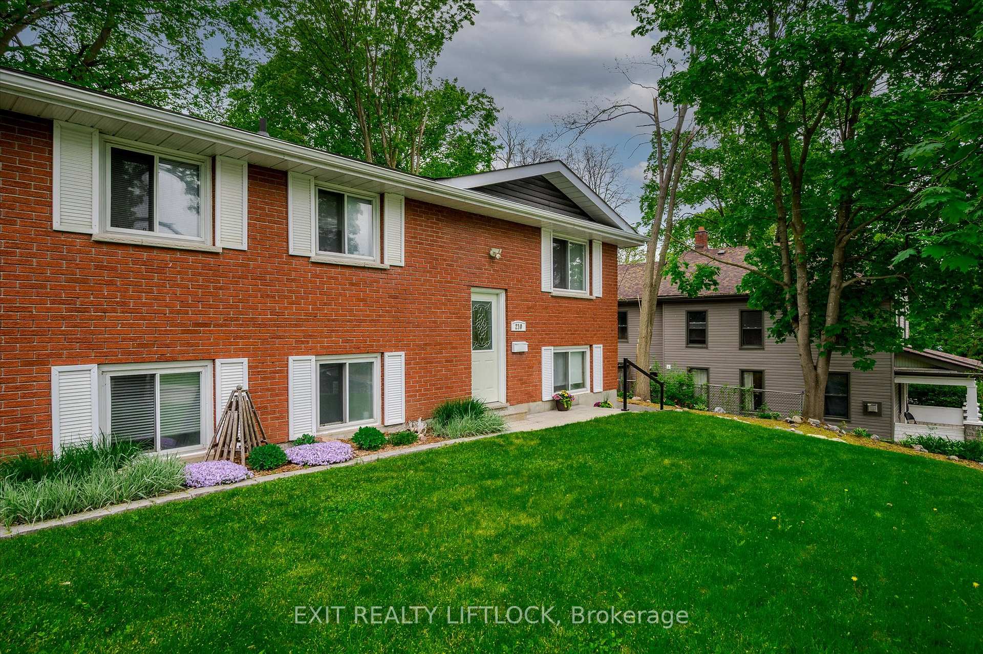 Photo 3 of 210 Antrim Street, Peterborough, Town Ward 3 — HOMEH