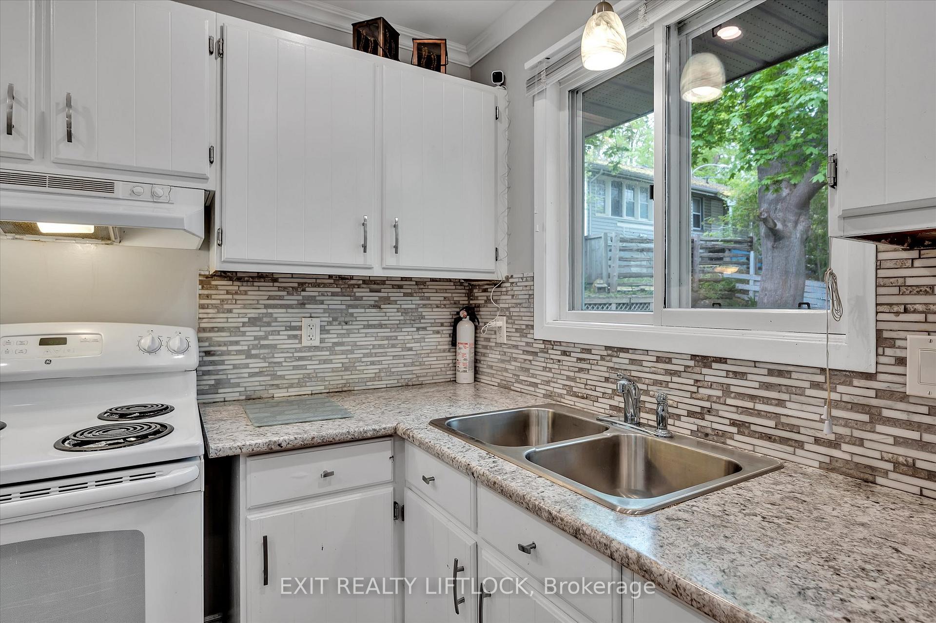 Photo 8 of 210 Antrim Street, Peterborough, Town Ward 3 — HOMEH