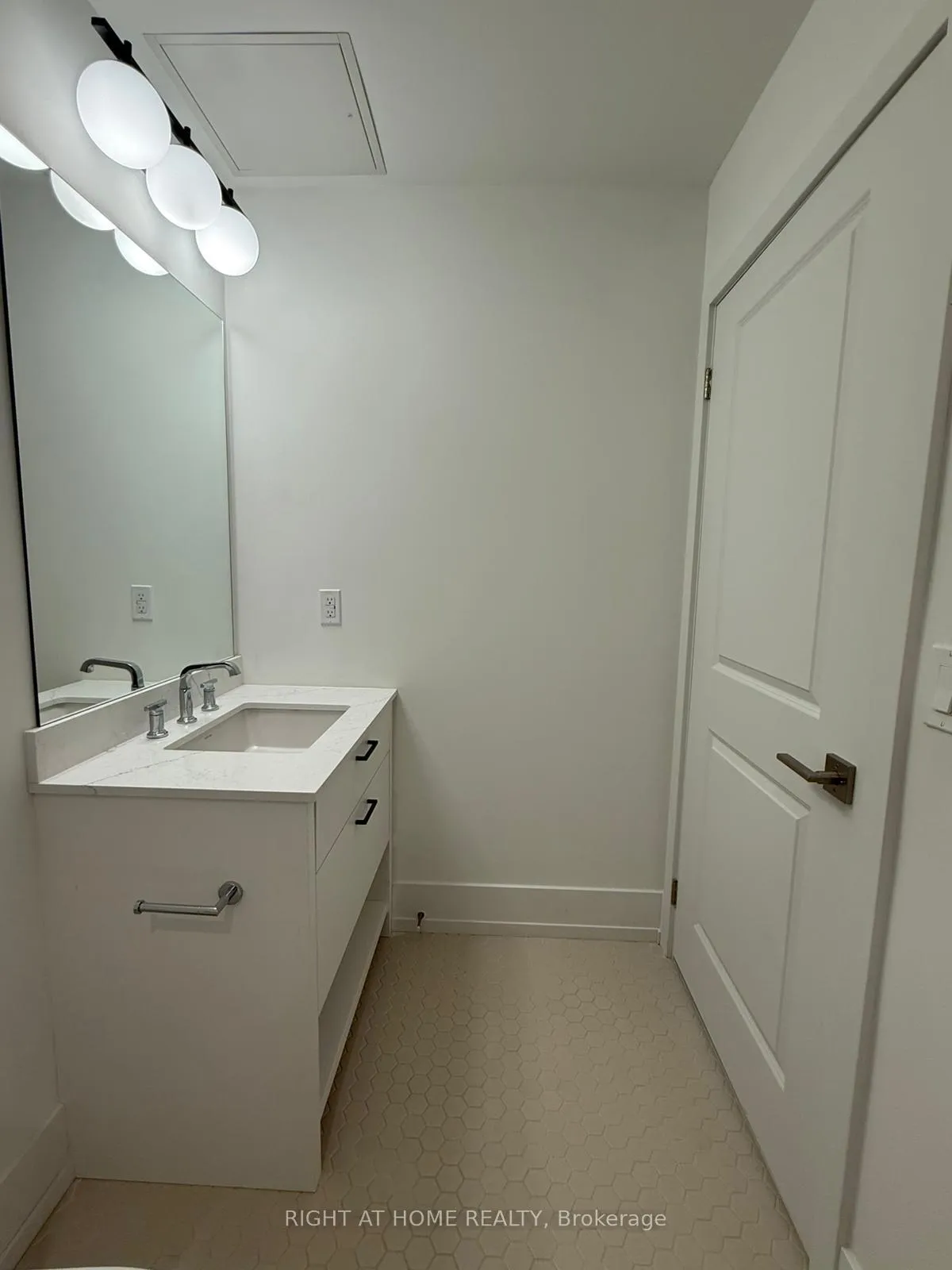 Photo 20 of Unit 710, 206 King Street W, Hamilton, Central — HOMEH