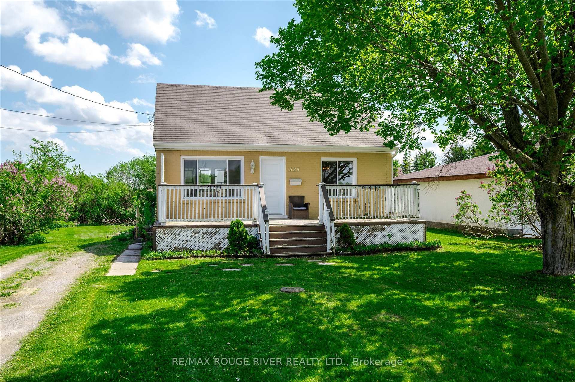 Photo 2 of 625 Towerhill Road, Peterborough, Northcrest Ward 5 — HOMEH