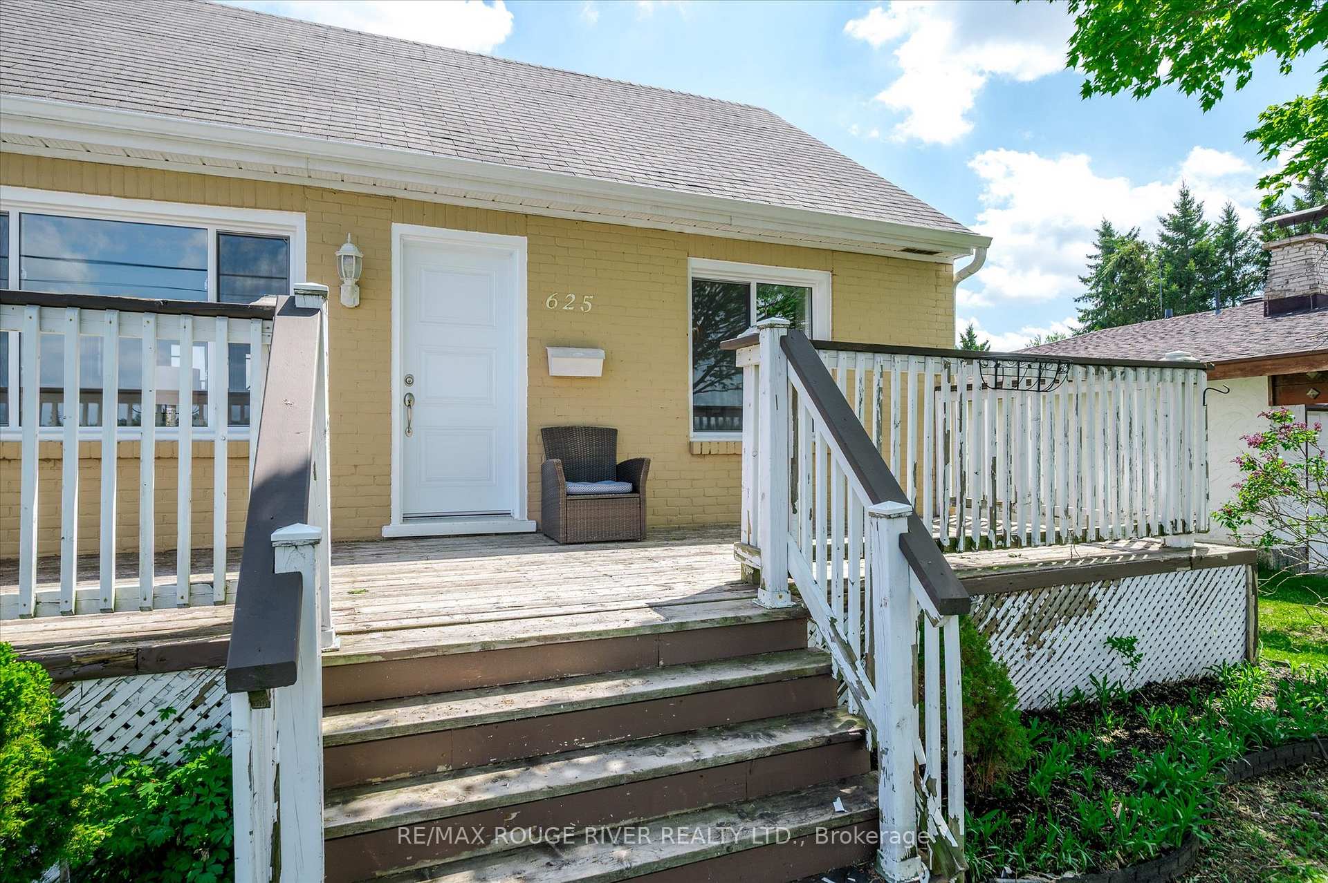 Photo 4 of 625 Towerhill Road, Peterborough, Northcrest Ward 5 — HOMEH