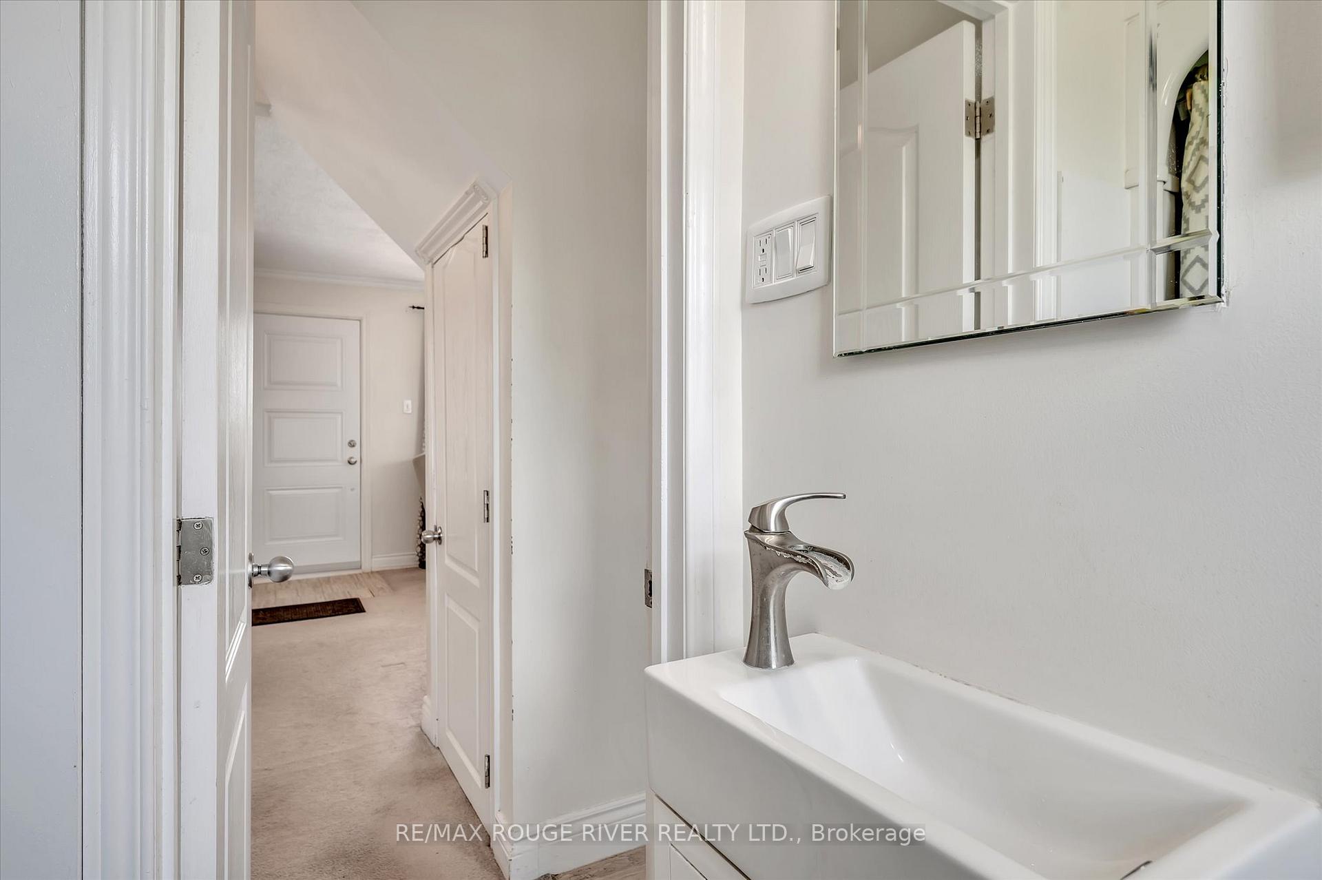 Photo 21 of 625 Towerhill Road, Peterborough, Northcrest Ward 5 — HOMEH