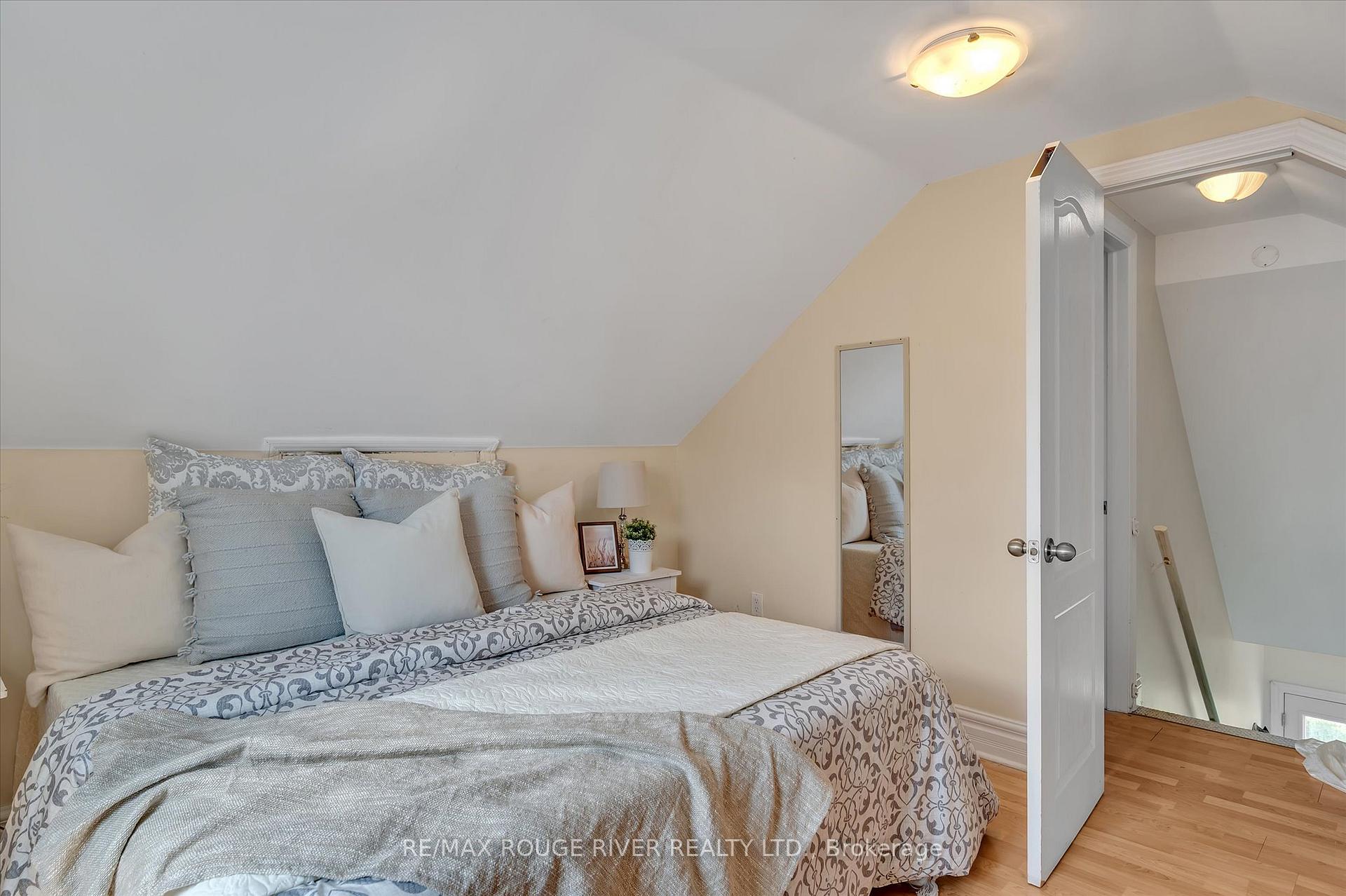 Photo 22 of 625 Towerhill Road, Peterborough, Northcrest Ward 5 — HOMEH