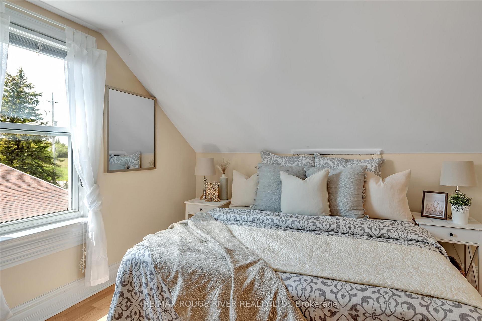 Photo 23 of 625 Towerhill Road, Peterborough, Northcrest Ward 5 — HOMEH