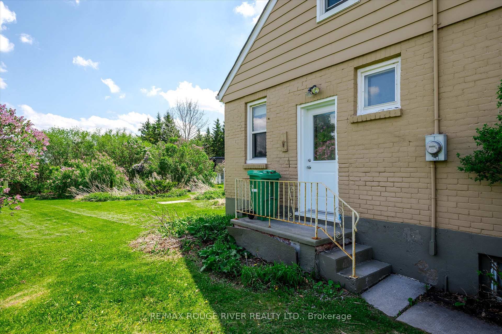 Photo 29 of 625 Towerhill Road, Peterborough, Northcrest Ward 5 — HOMEH