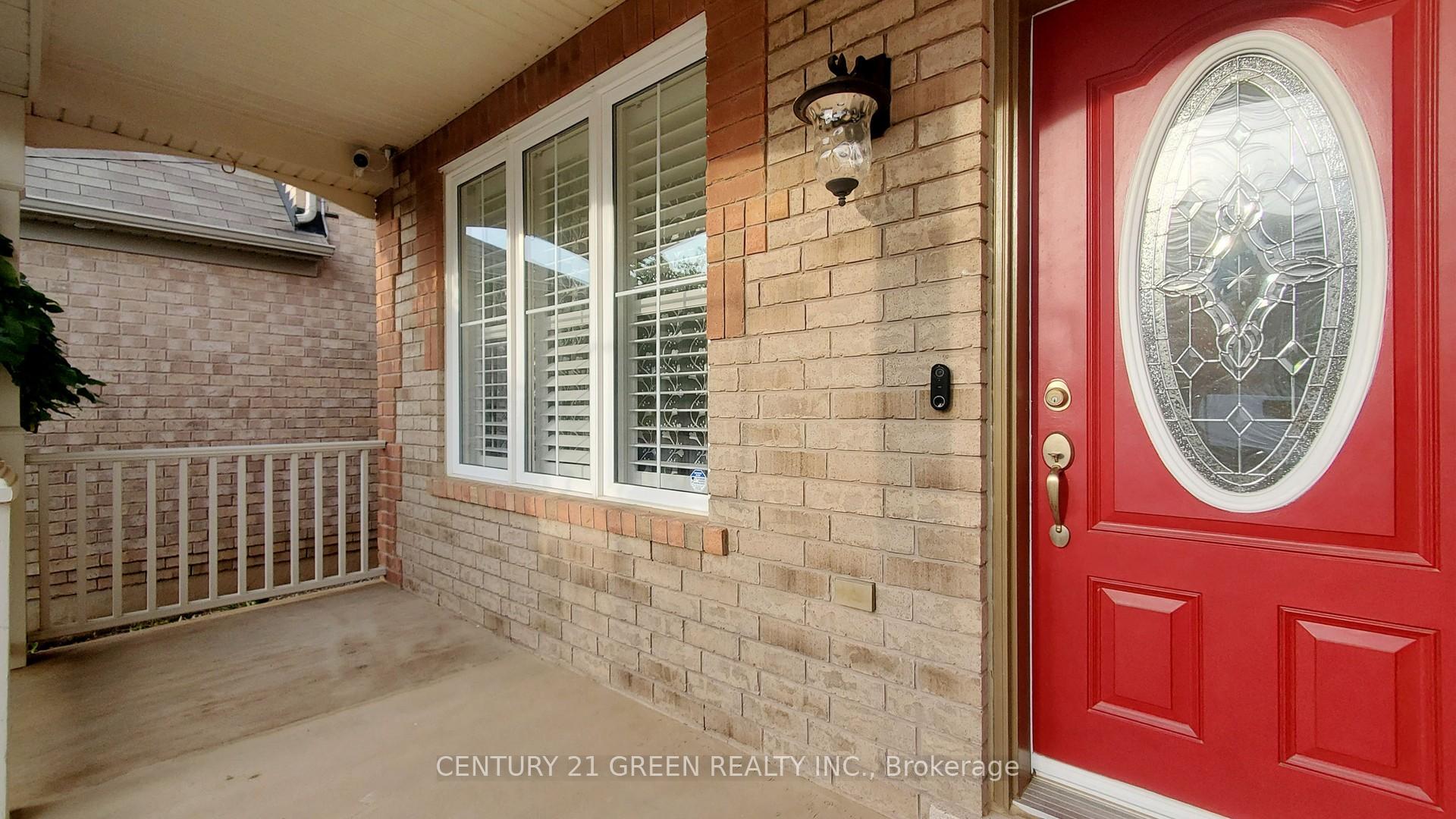 Photo 4 of 881 Minchin Way, Milton, Harrison — HOMEH