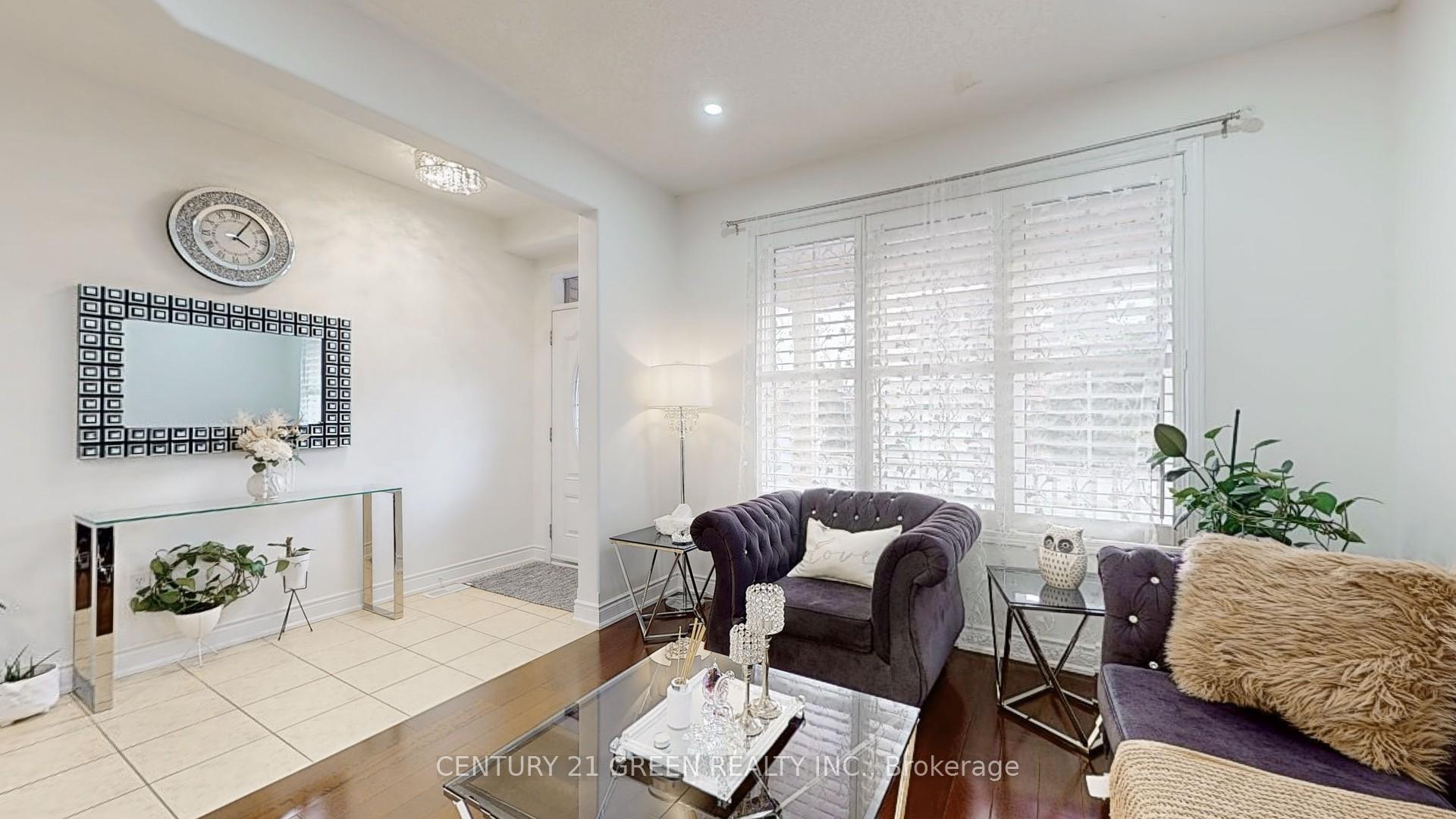 Photo 7 of 881 Minchin Way, Milton, Harrison — HOMEH