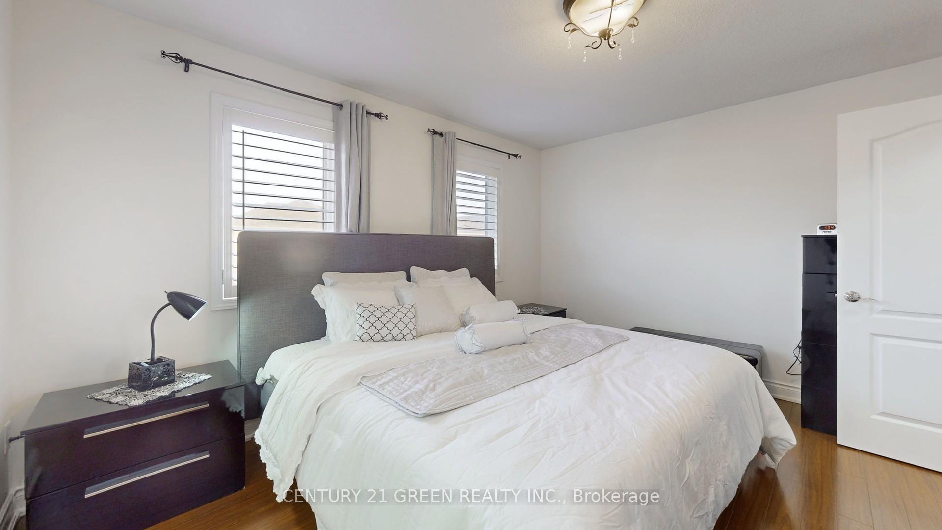 Photo 25 of 881 Minchin Way, Milton, Harrison — HOMEH