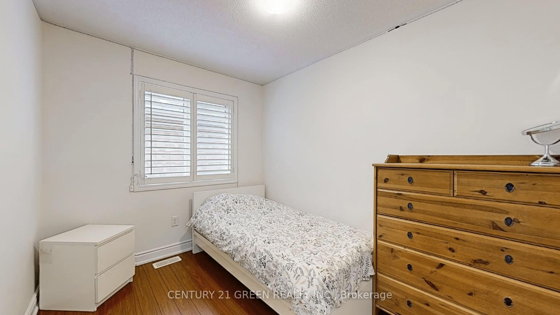 Photo 27 of 881 Minchin Way, Milton, Harrison — HOMEH
