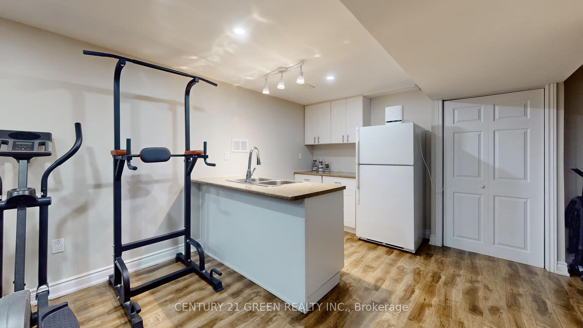 Photo 32 of 881 Minchin Way, Milton, Harrison — HOMEH
