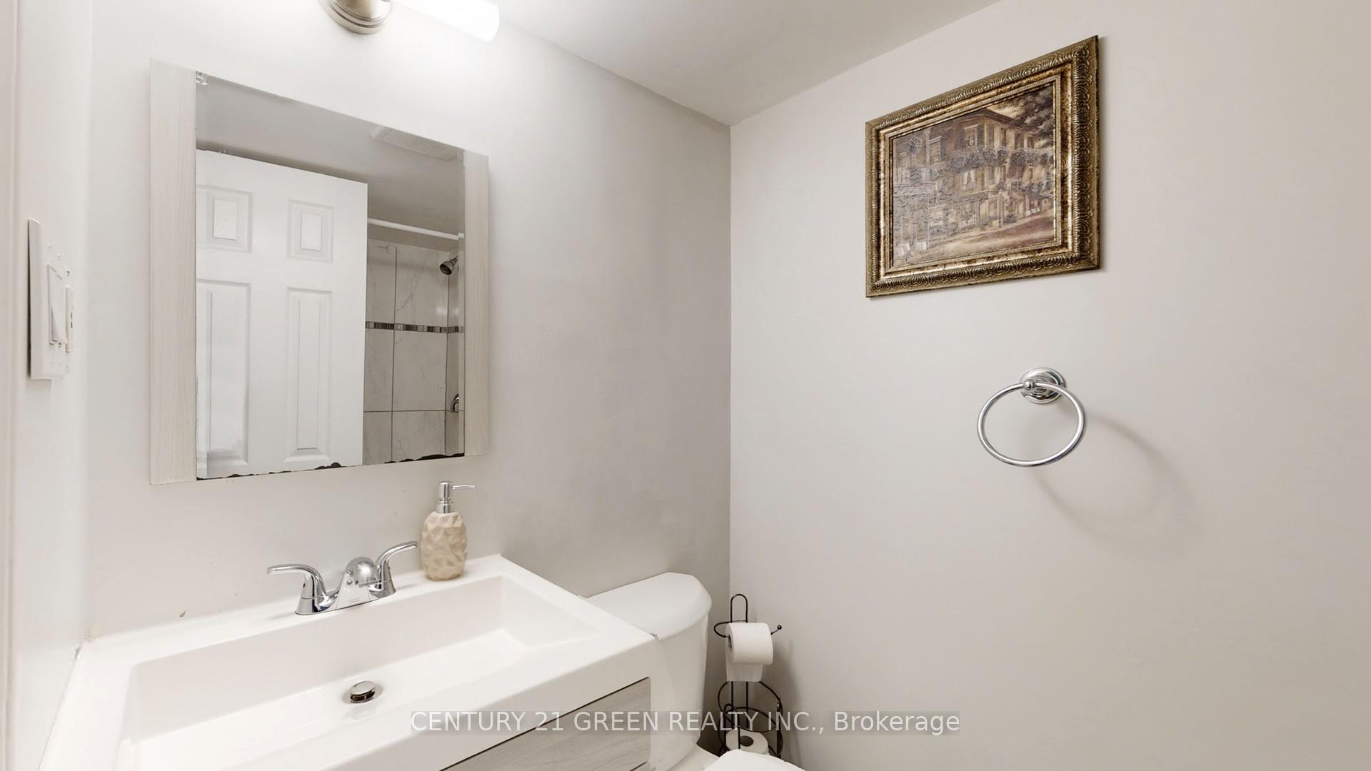 Photo 34 of 881 Minchin Way, Milton, Harrison — HOMEH
