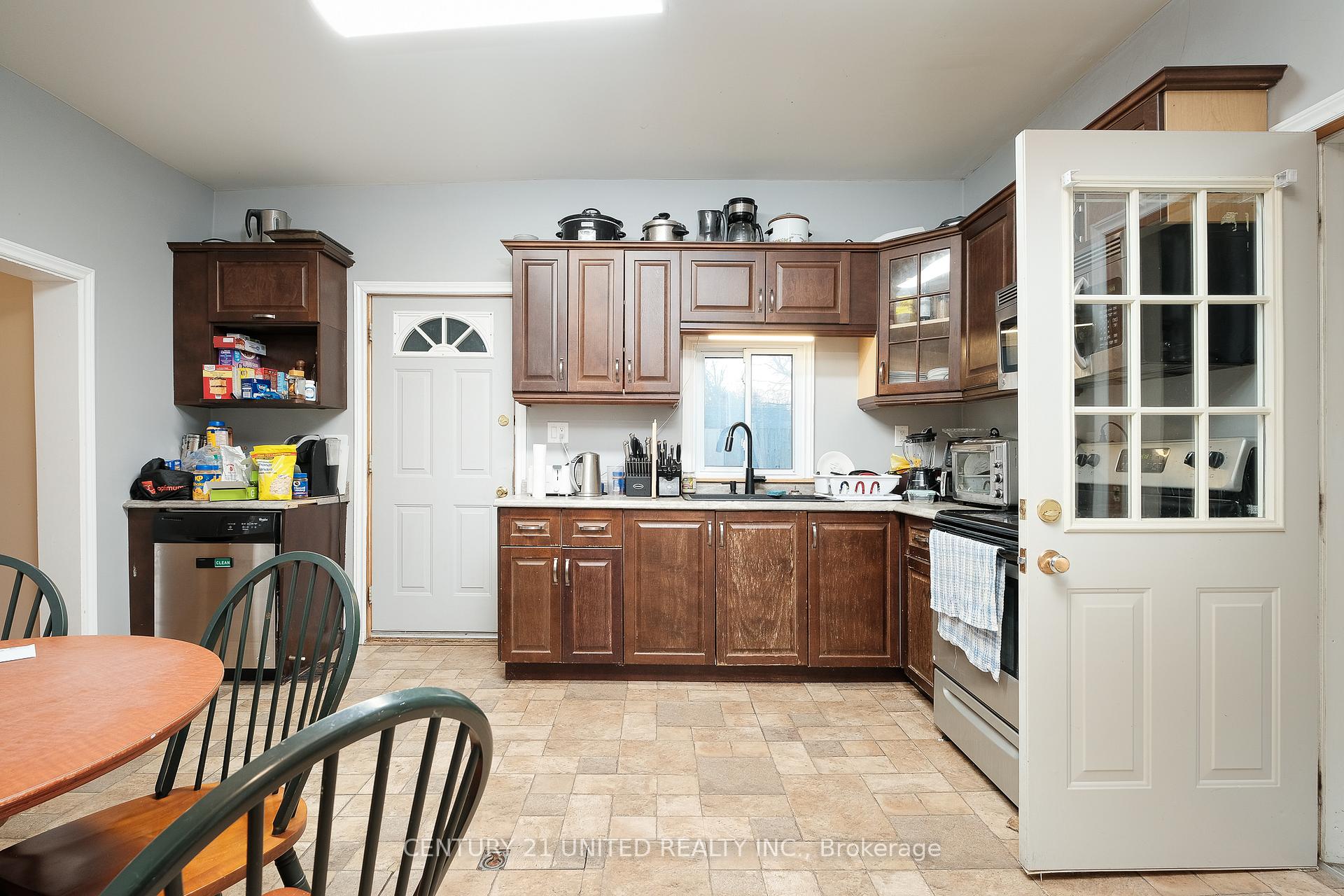 Photo 11 of 593 Harvey Street, Peterborough, Town Ward 3 — HOMEH