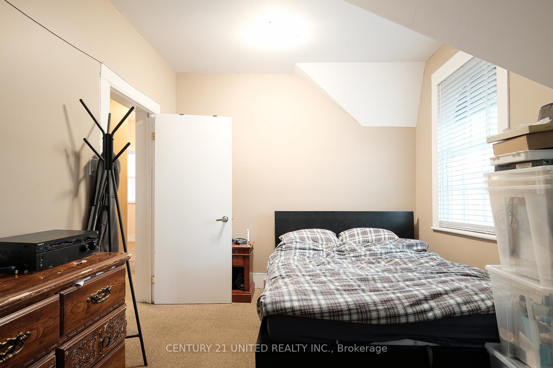Photo 16 of 593 Harvey Street, Peterborough, Town Ward 3 — HOMEH