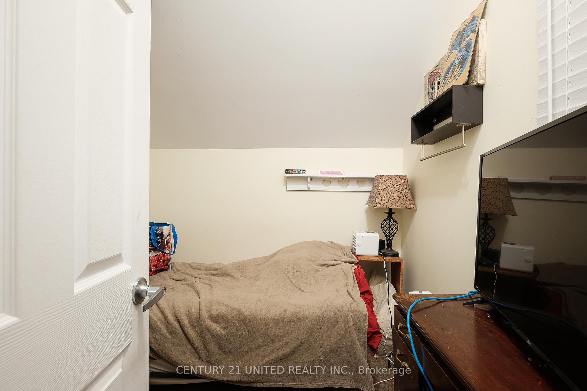 Photo 19 of 593 Harvey Street, Peterborough, Town Ward 3 — HOMEH