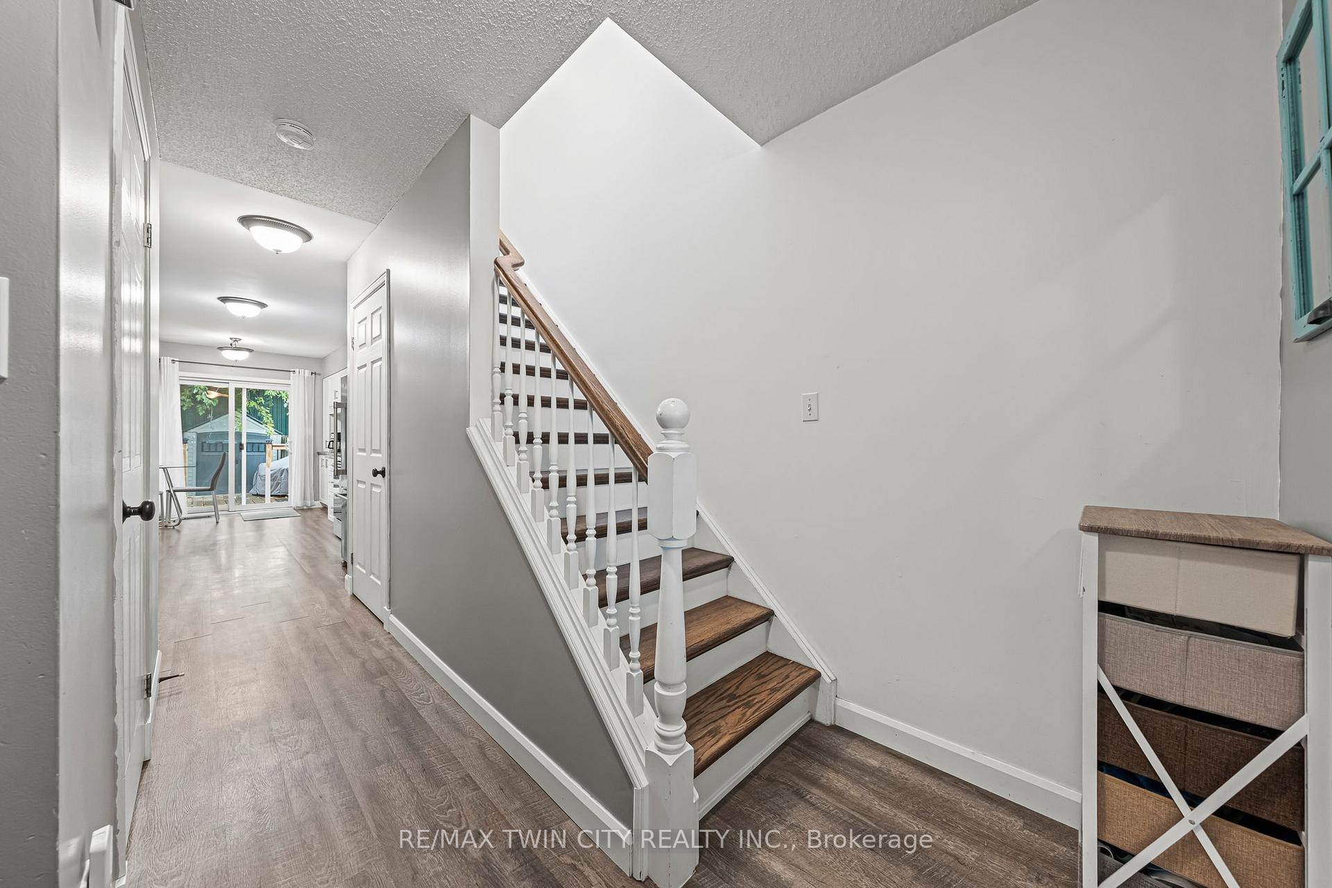 Photo 8 of 21 Graystone Court, Brant, Paris — HOMEH