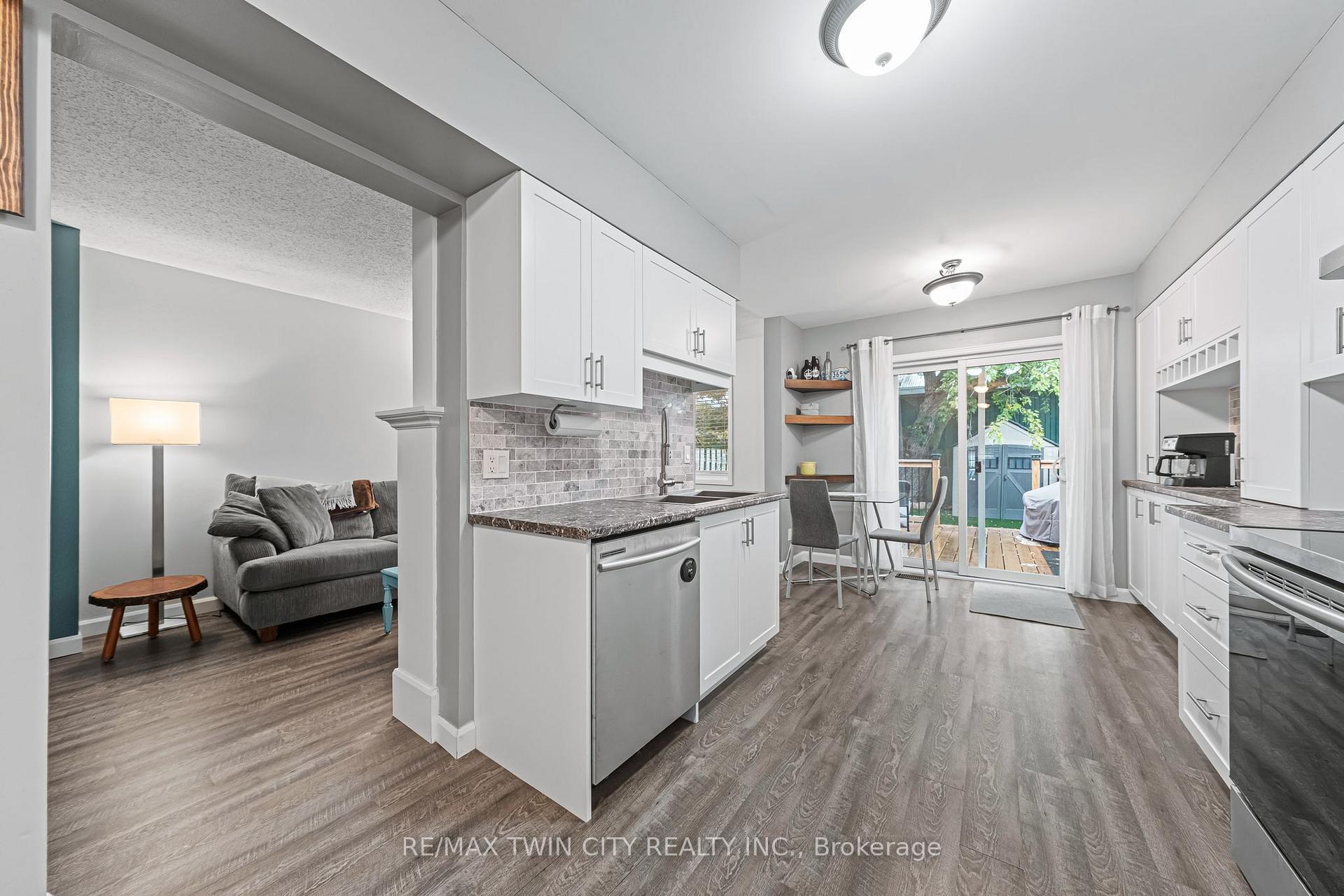 Photo 9 of 21 Graystone Court, Brant, Paris — HOMEH