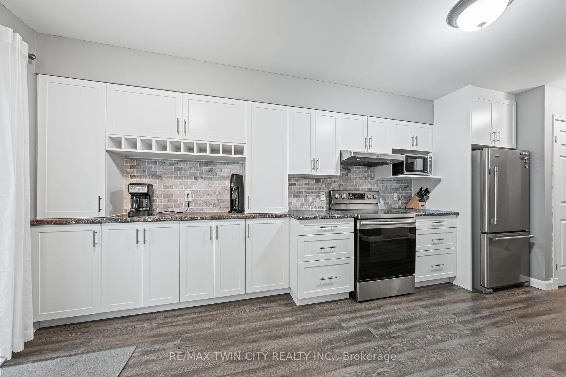 Photo 7 of 21 Graystone Court, Brant, Paris — HOMEH