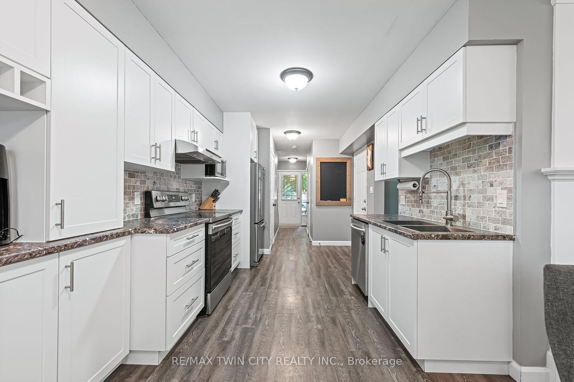 Photo 5 of 21 Graystone Court, Brant, Paris — HOMEH