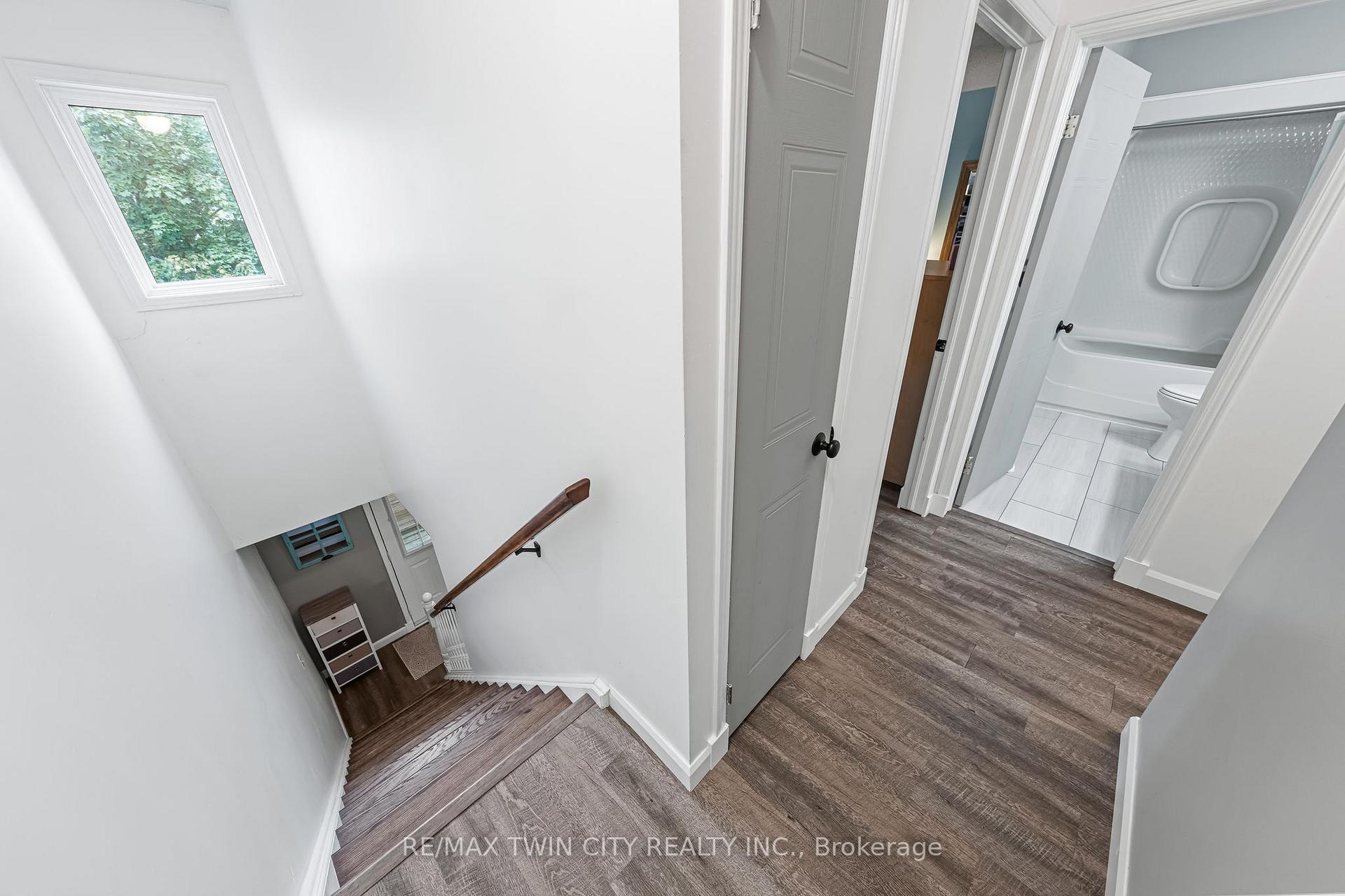 Photo 20 of 21 Graystone Court, Brant, Paris — HOMEH