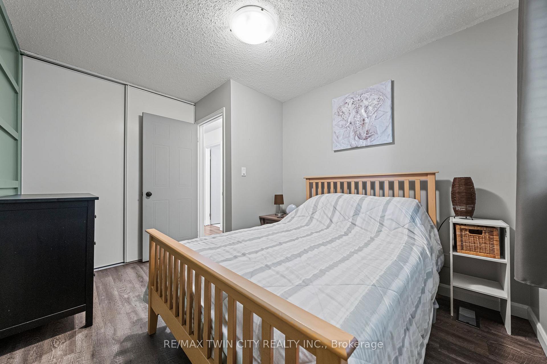 Photo 26 of 21 Graystone Court, Brant, Paris — HOMEH
