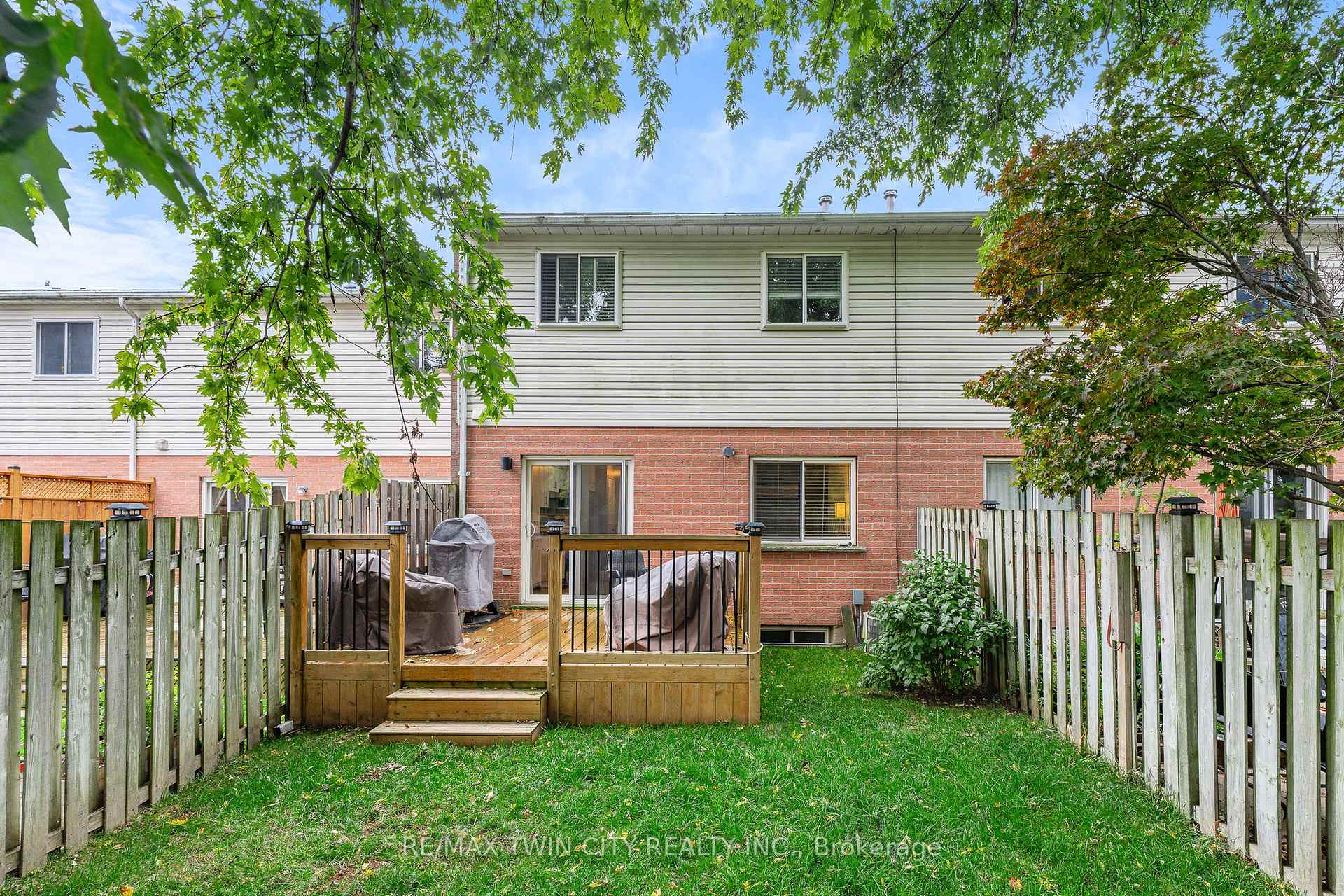 Photo 24 of 21 Graystone Court, Brant, Paris — HOMEH