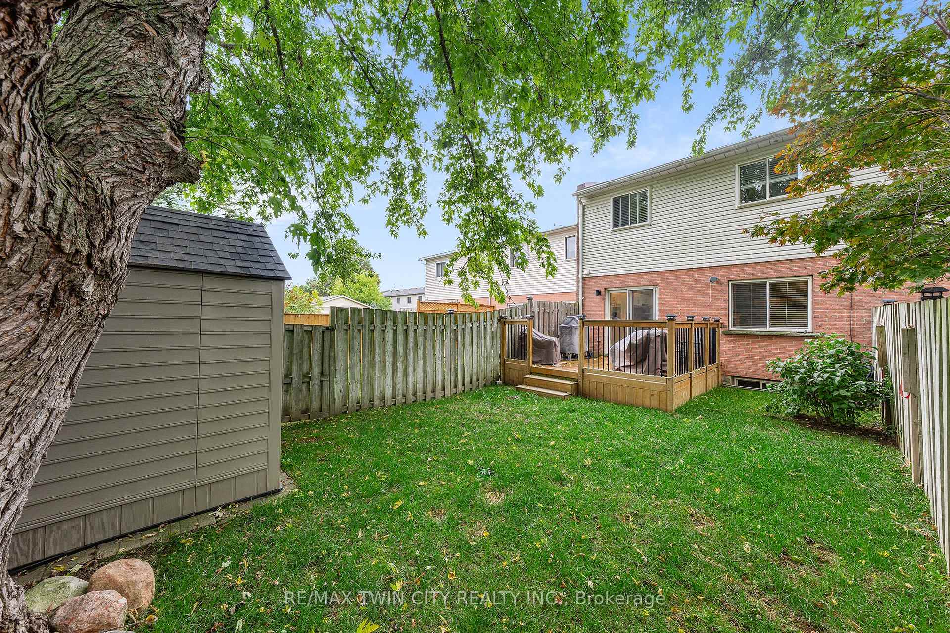 Photo 18 of 21 Graystone Court, Brant, Paris — HOMEH