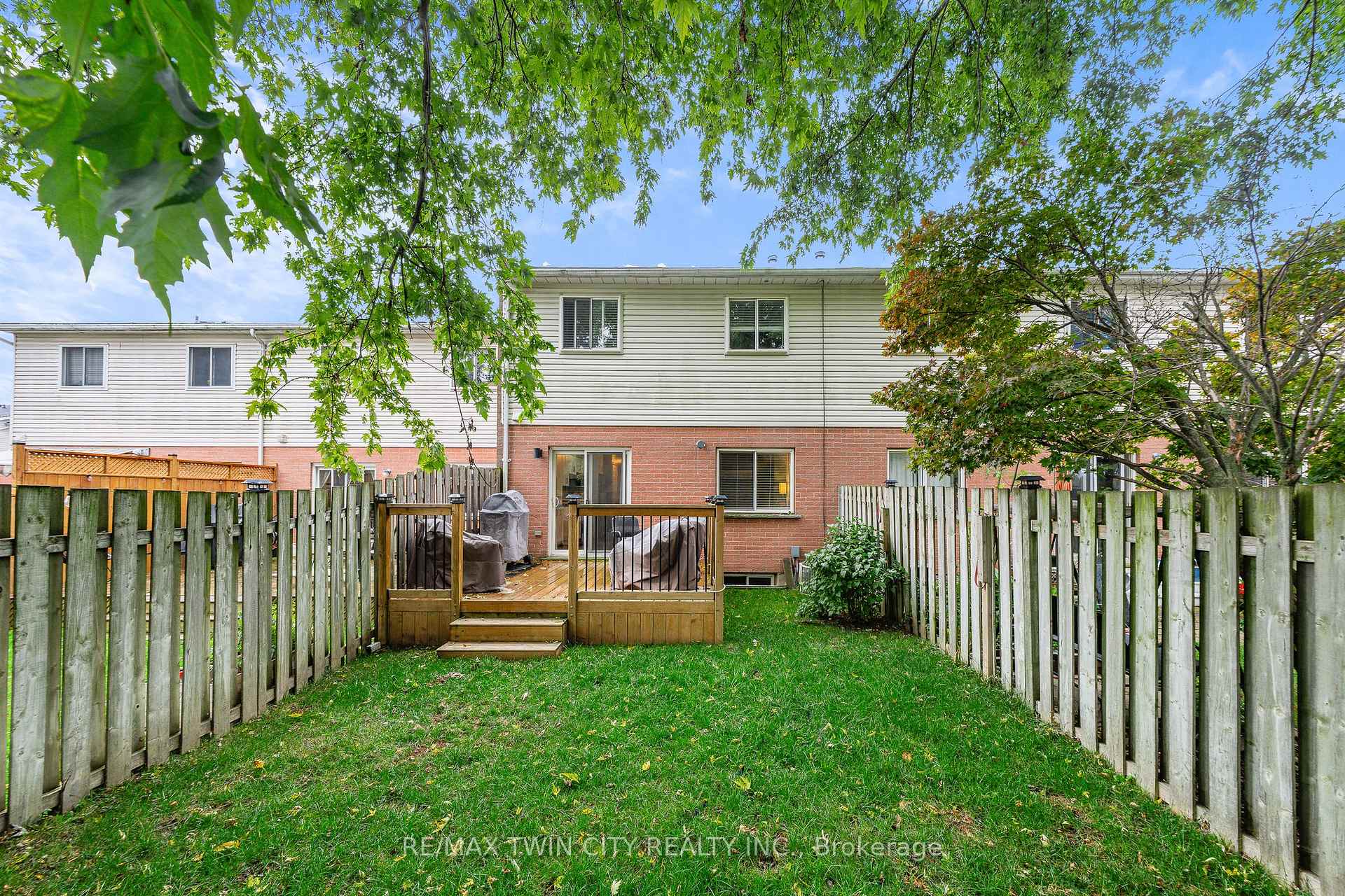 Photo 25 of 21 Graystone Court, Brant, Paris — HOMEH