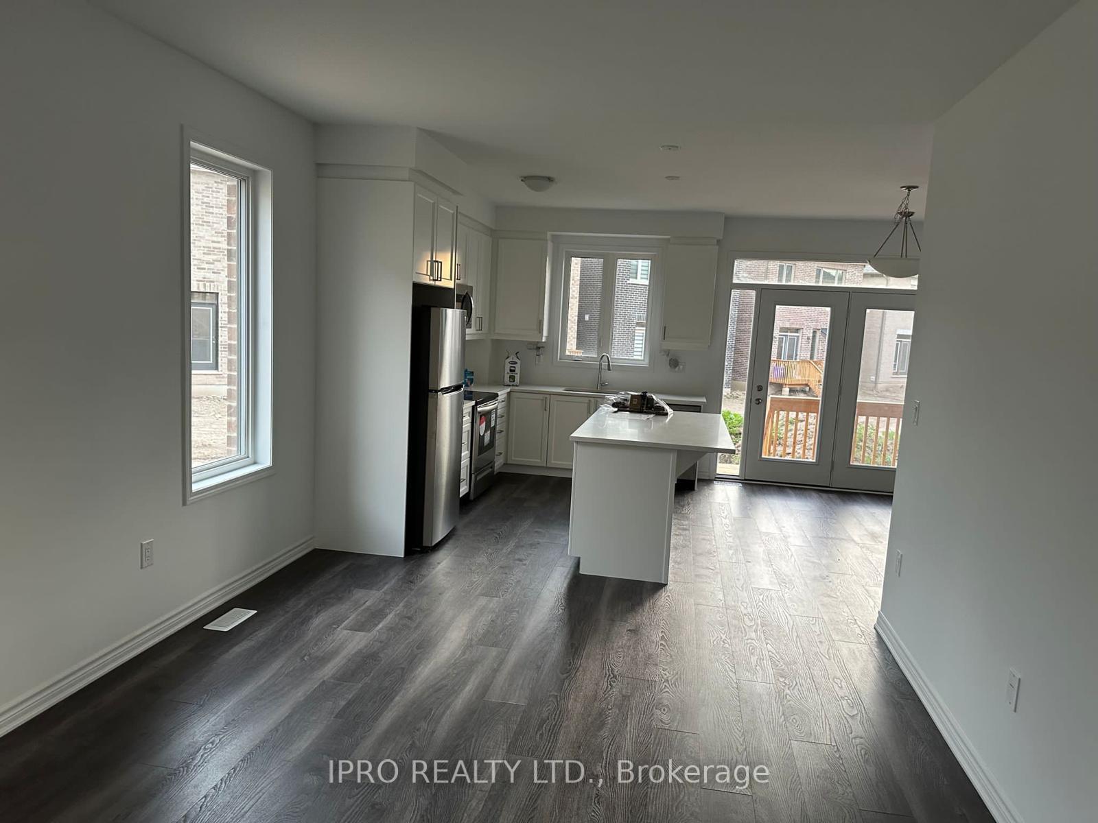 Photo 2 of 1760 Thames Circle, Milton, Bowes — HOMEH