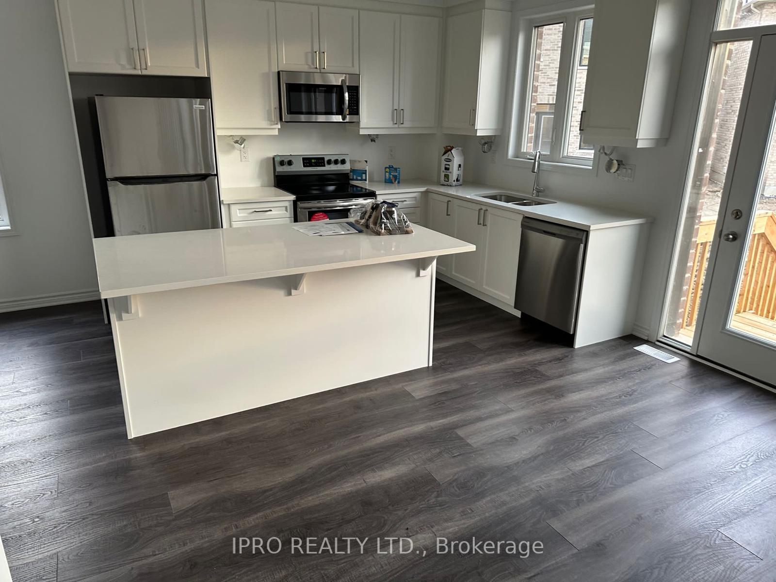 Photo 4 of 1760 Thames Circle, Milton, Bowes — HOMEH