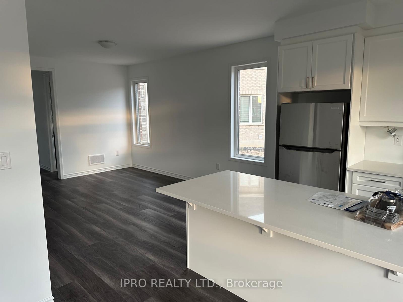 Photo 5 of 1760 Thames Circle, Milton, Bowes — HOMEH