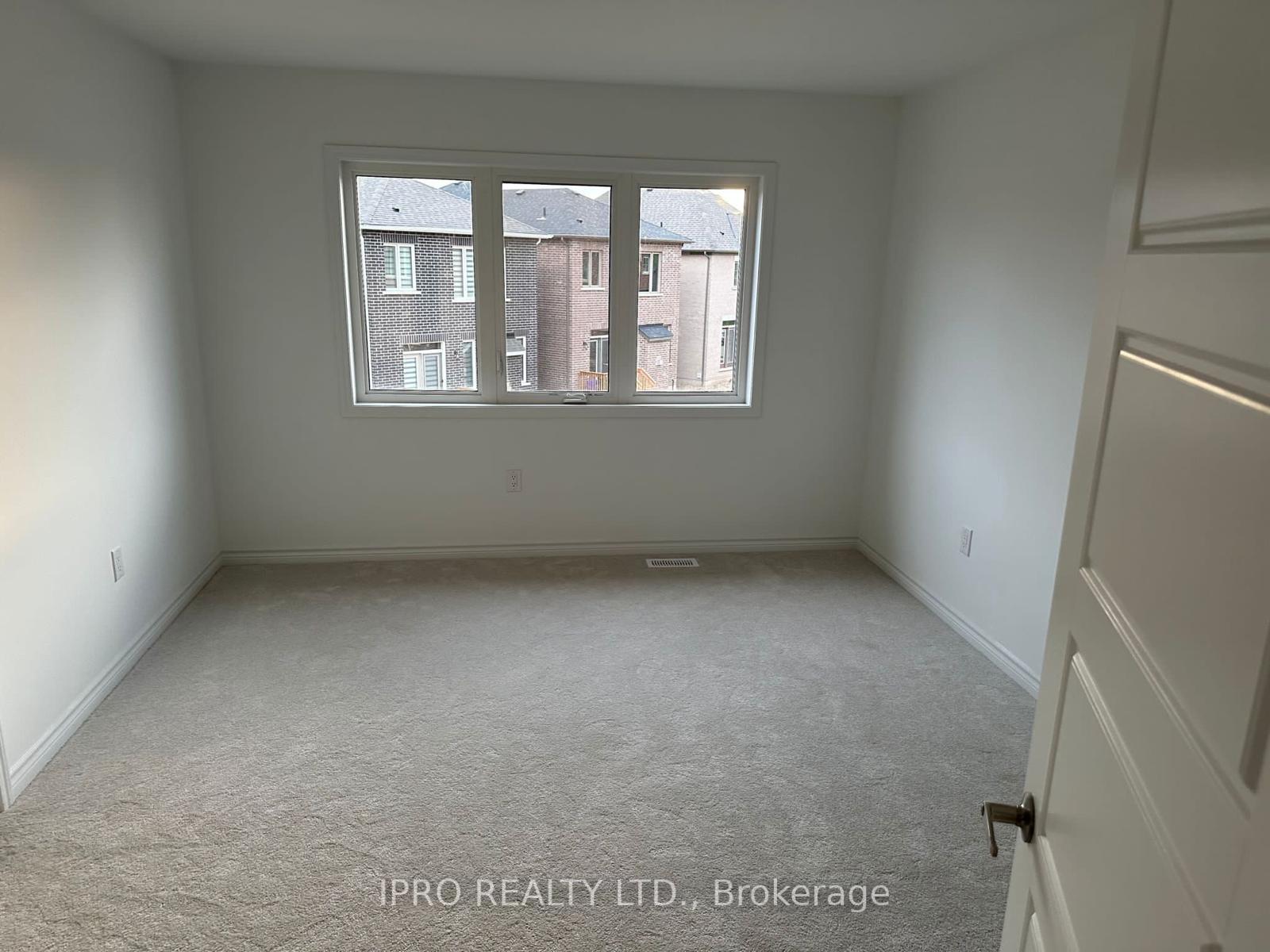 Photo 6 of 1760 Thames Circle, Milton, Bowes — HOMEH