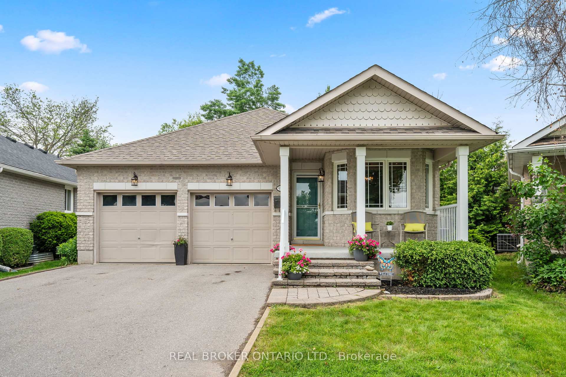 Front of 937 Ralphson Crescent