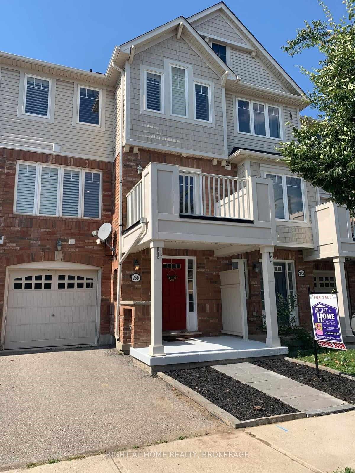 Photo 2 of 235 Schreyer Crescent, Milton, Harrison — HOMEH