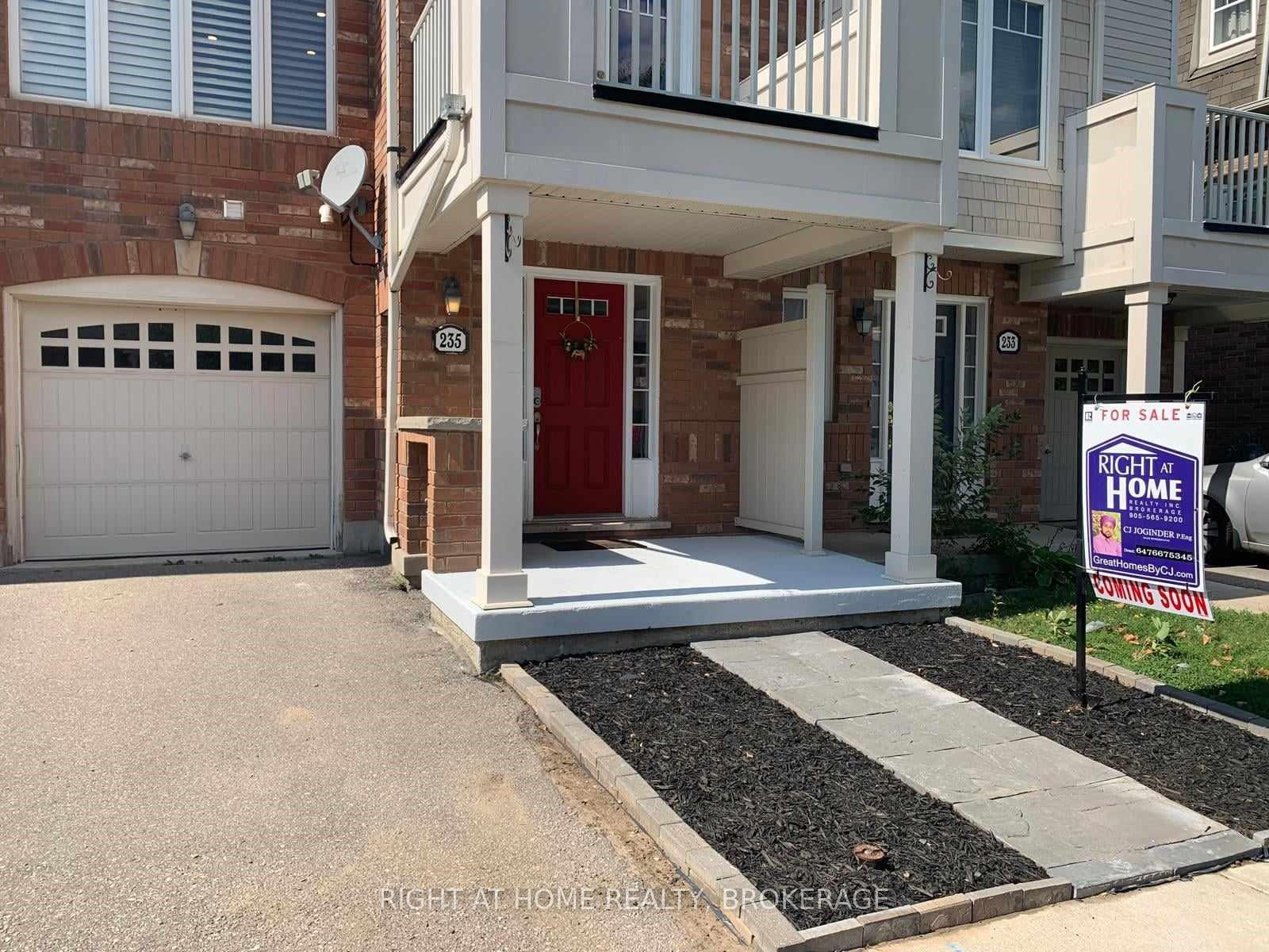 Photo 3 of 235 Schreyer Crescent, Milton, Harrison — HOMEH