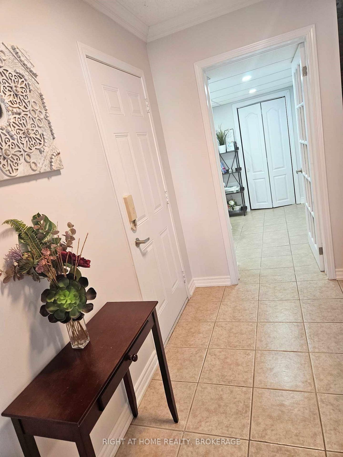 Photo 5 of 235 Schreyer Crescent, Milton, Harrison — HOMEH