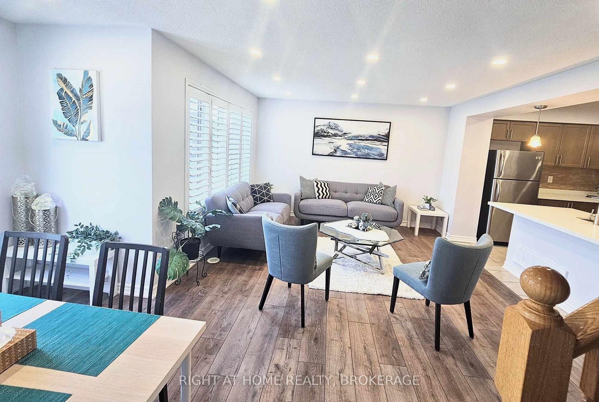Photo 7 of 235 Schreyer Crescent, Milton, Harrison — HOMEH