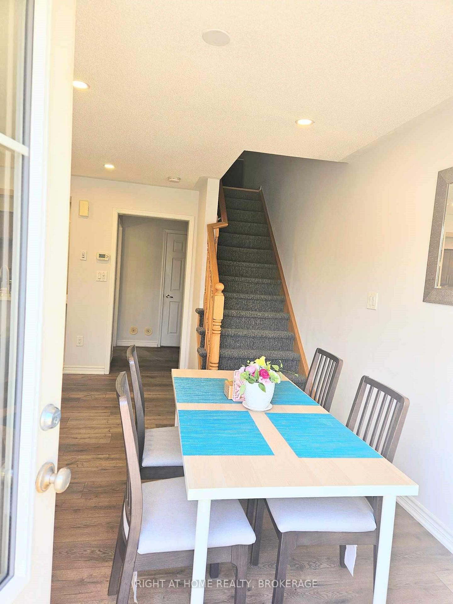 Photo 13 of 235 Schreyer Crescent, Milton, Harrison — HOMEH