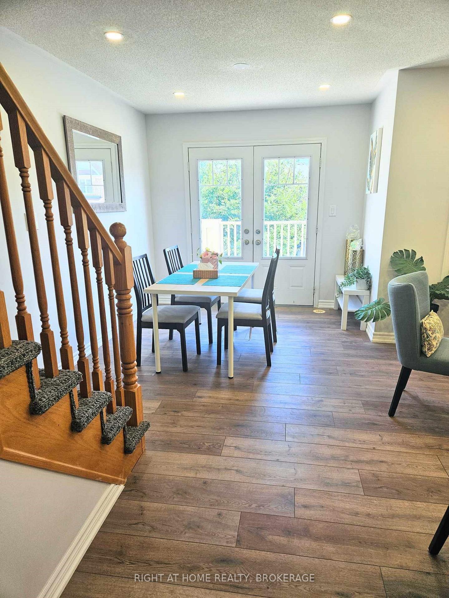 Photo 14 of 235 Schreyer Crescent, Milton, Harrison — HOMEH