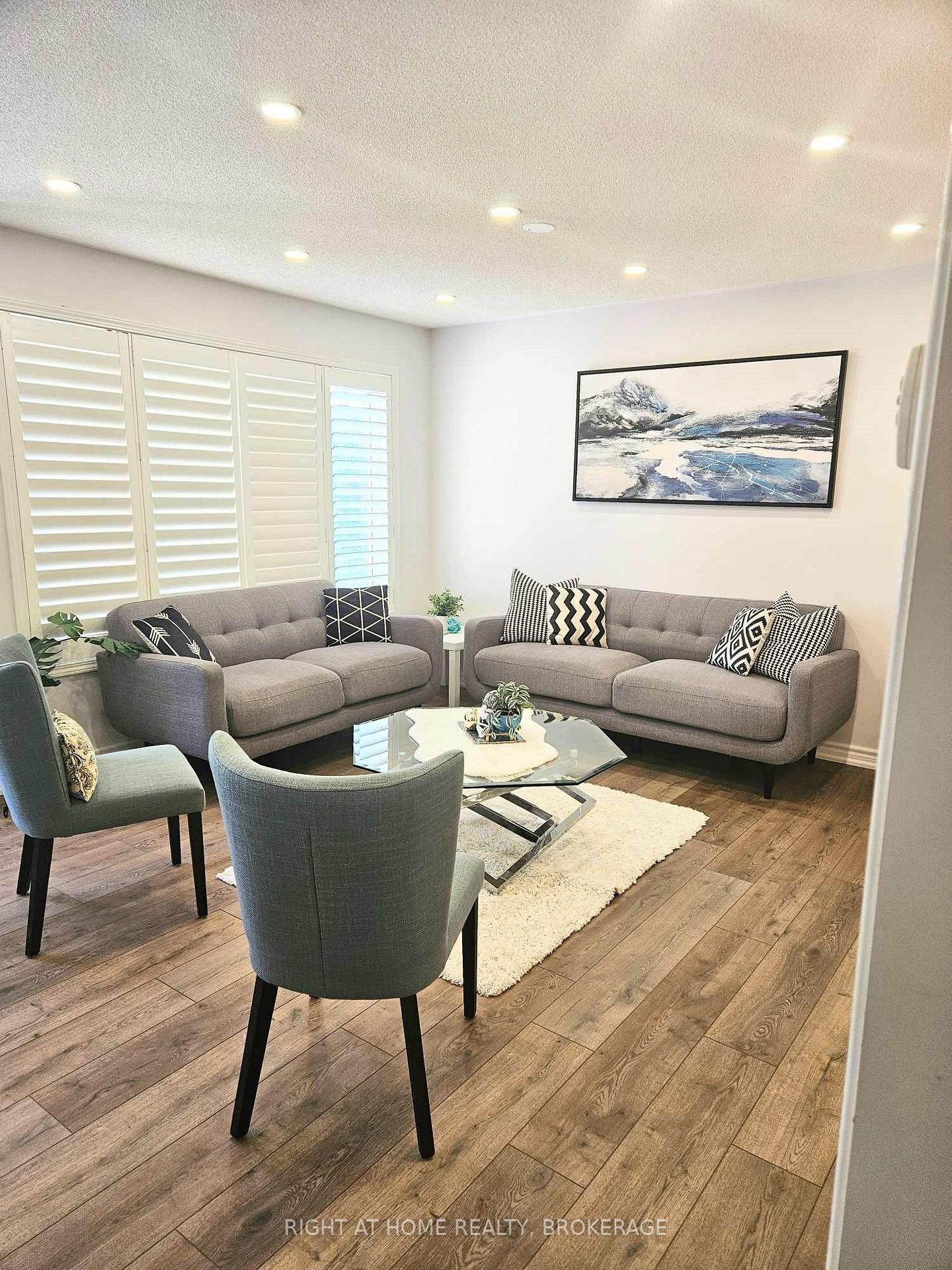 Photo 15 of 235 Schreyer Crescent, Milton, Harrison — HOMEH