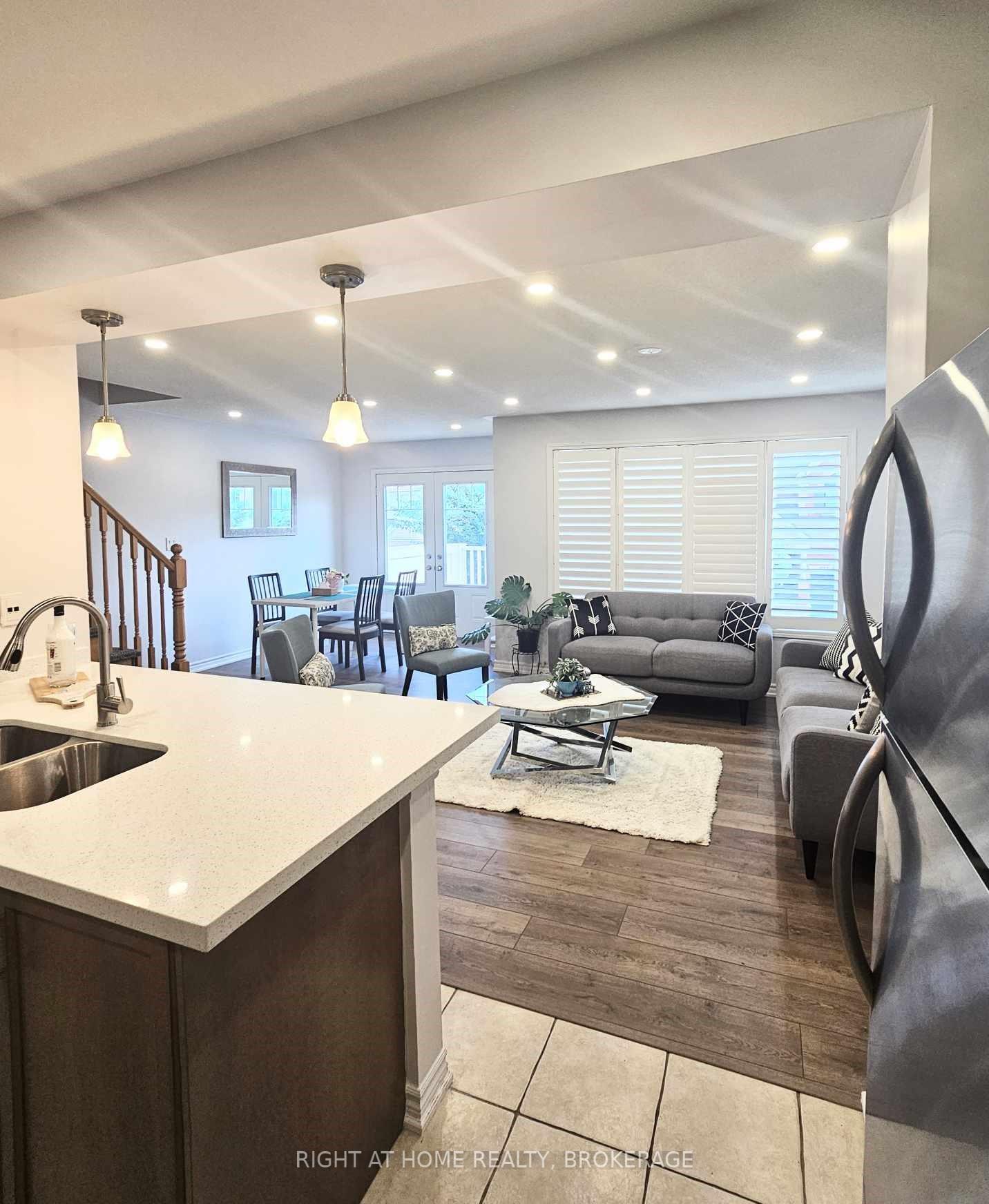 Photo 16 of 235 Schreyer Crescent, Milton, Harrison — HOMEH