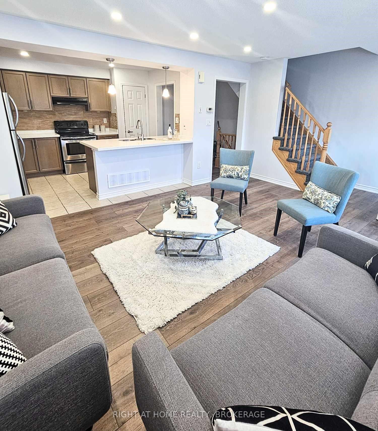 Photo 17 of 235 Schreyer Crescent, Milton, Harrison — HOMEH