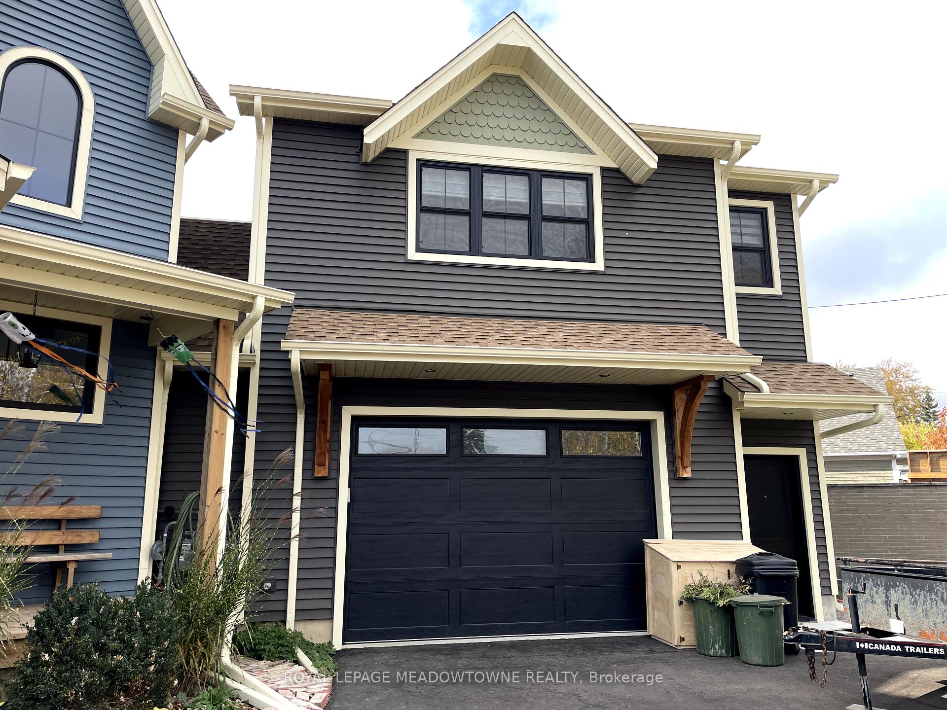 Front of Unit 1, 122 Wakefield Road