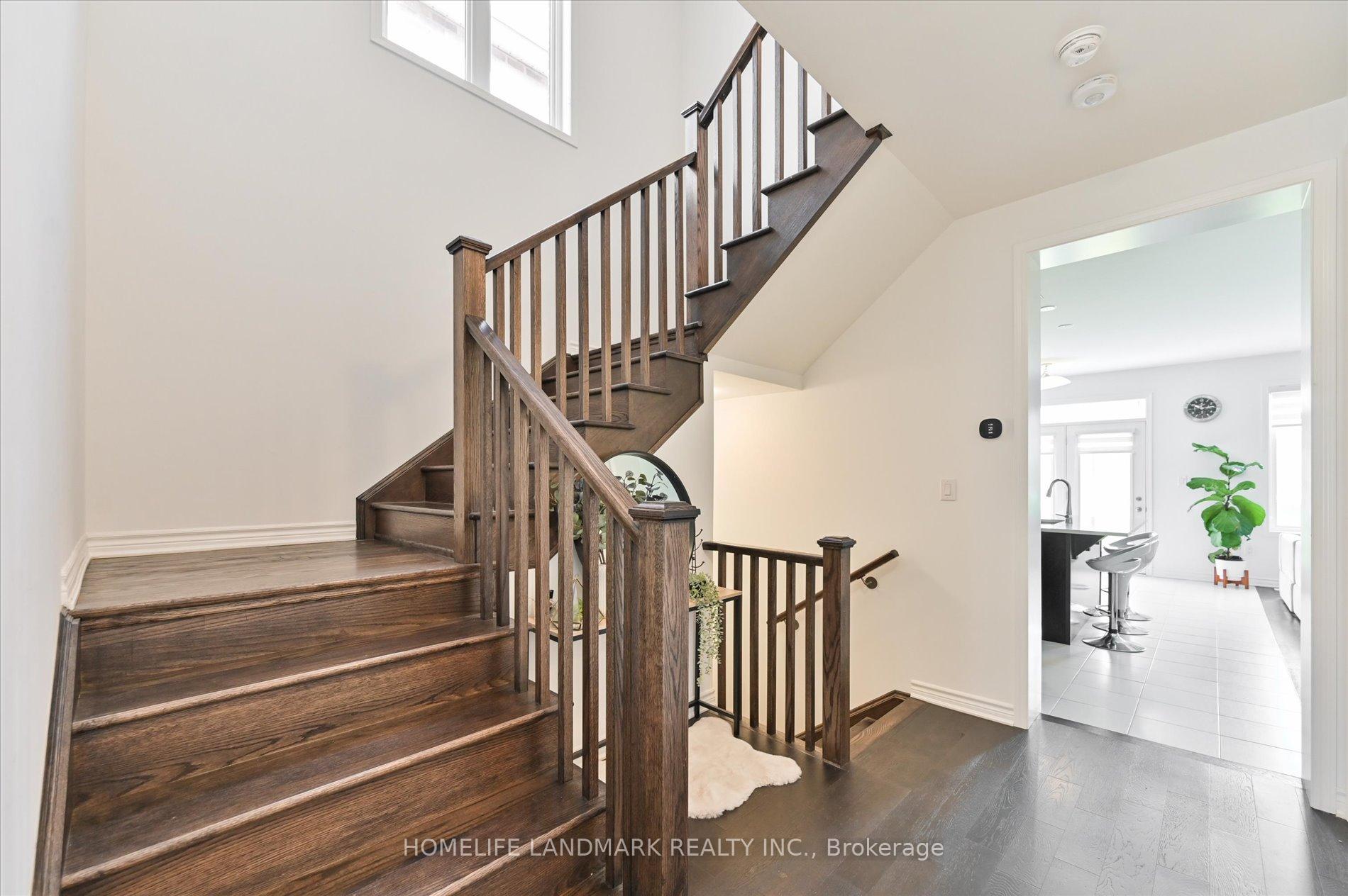 Photo 5 of 1237 Muskoka Heights, Milton, Bowes — HOMEH