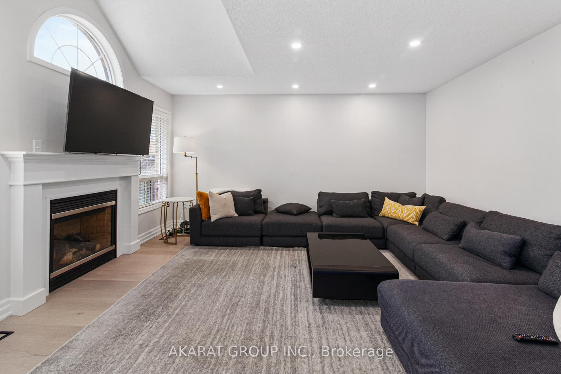 Photo 14 of 608 Brothers Crescent, Milton, Coates — HOMEH