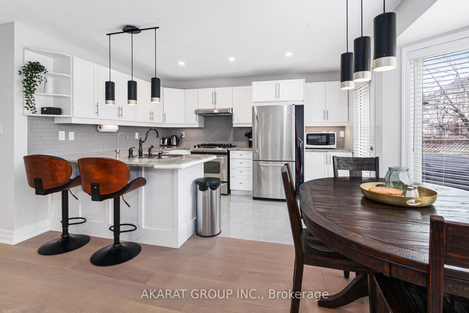 Photo 16 of 608 Brothers Crescent, Milton, Coates — HOMEH